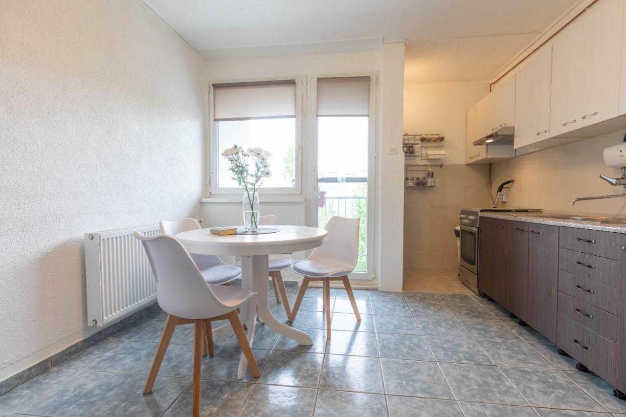 Cosy Apartment Hugo โอซีเยก ภายนอก รูปภาพ