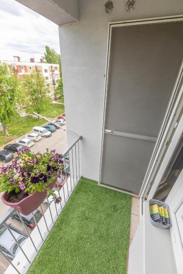 Cosy Apartment Hugo โอซีเยก ภายนอก รูปภาพ